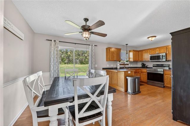 202 E 22nd Street, Kearney, MO 64060