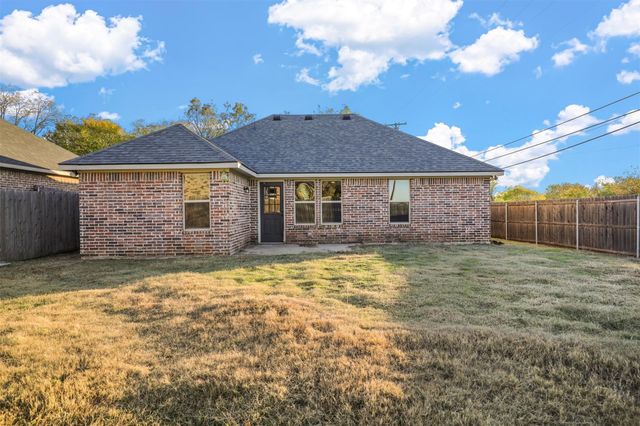 401 E Maple Row, Denison, TX 75021