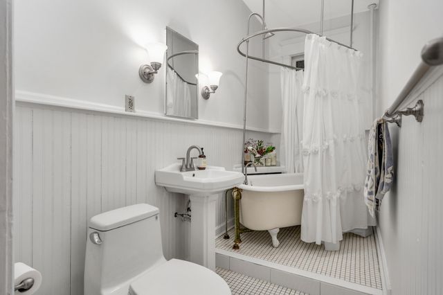 30 Saint Albans Street S 2A, Saint Paul, MN 55105