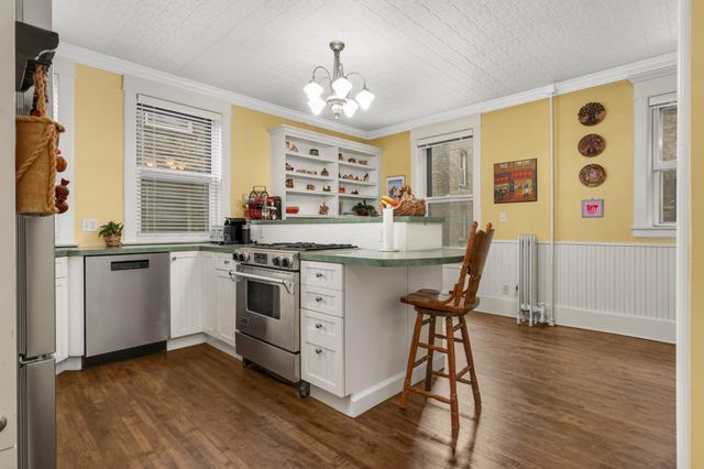 30 Saint Albans Street S 2A, Saint Paul, MN 55105