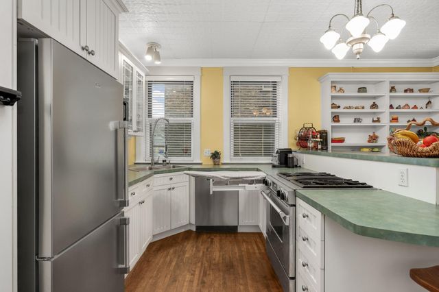 30 Saint Albans Street S 2A, Saint Paul, MN 55105