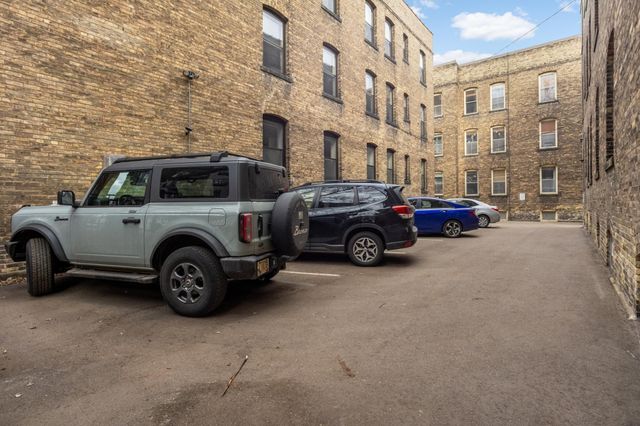 30 Saint Albans Street S 2A, Saint Paul, MN 55105