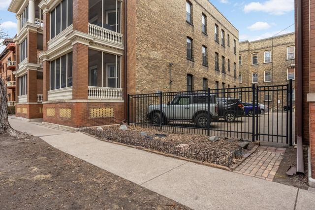 30 Saint Albans Street S 2A, Saint Paul, MN 55105