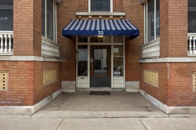 30 Saint Albans Street S 2A, Saint Paul, MN 55105