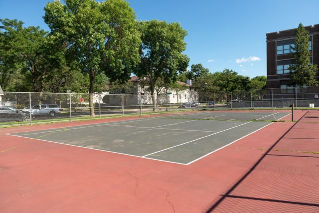 30 Saint Albans Street S 2A, Saint Paul, MN 55105