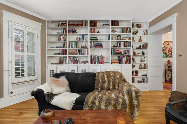 30 Saint Albans Street S 2A, Saint Paul, MN 55105