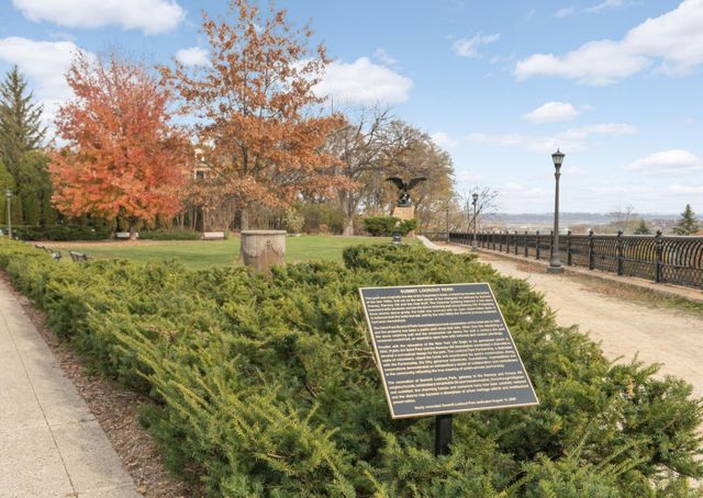 30 Saint Albans Street S 2A, Saint Paul, MN 55105