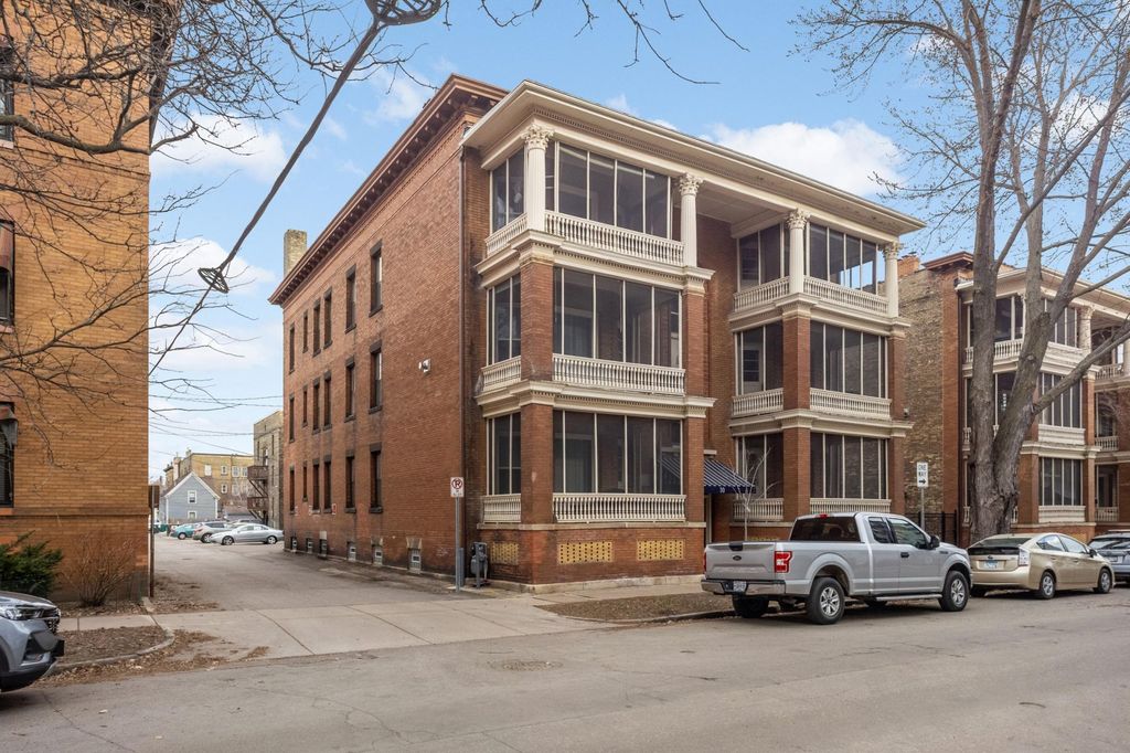 30 Saint Albans Street S 2A, Saint Paul, MN 55105