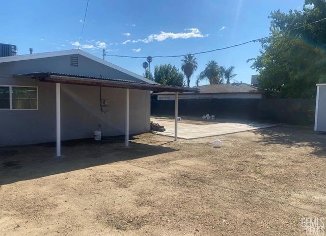 1400 Ivan Avenue, Bakersfield, CA 93304
