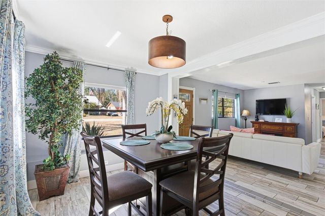 10405 N WOODMERE ROAD, Tampa, FL 33617