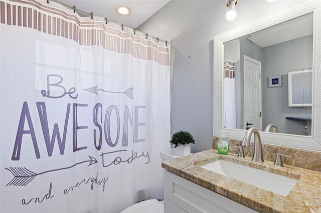 10405 N WOODMERE ROAD, Tampa, FL 33617