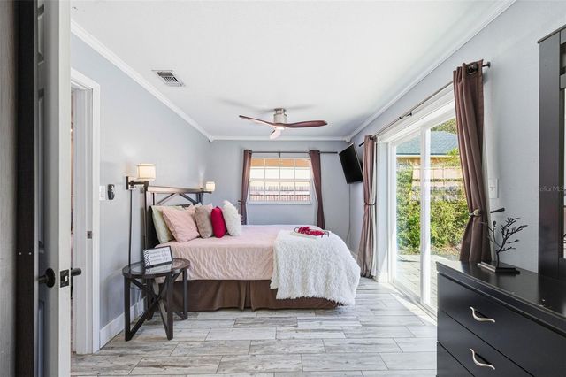 10405 N WOODMERE ROAD, Tampa, FL 33617