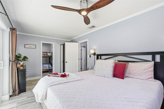 10405 N WOODMERE ROAD, Tampa, FL 33617