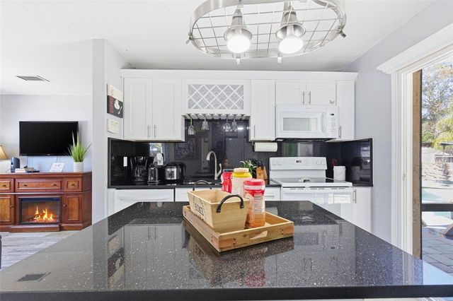 10405 N WOODMERE ROAD, Tampa, FL 33617