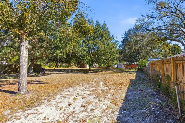 10405 N WOODMERE ROAD, Tampa, FL 33617