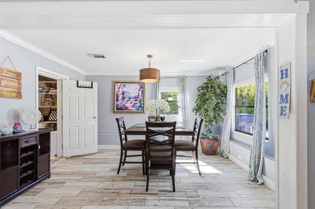 10405 N WOODMERE ROAD, Tampa, FL 33617