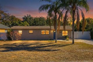 10405 N WOODMERE ROAD, Tampa, FL 33617