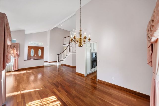 1611 San Almada, Corona, CA 92882