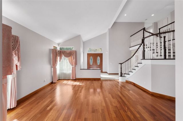 1611 San Almada, Corona, CA 92882