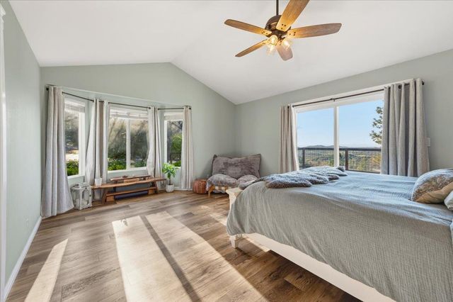 16380 Thornberry Way, Grass Valley, CA 95949