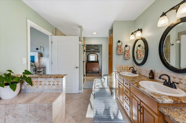 16380 Thornberry Way, Grass Valley, CA 95949