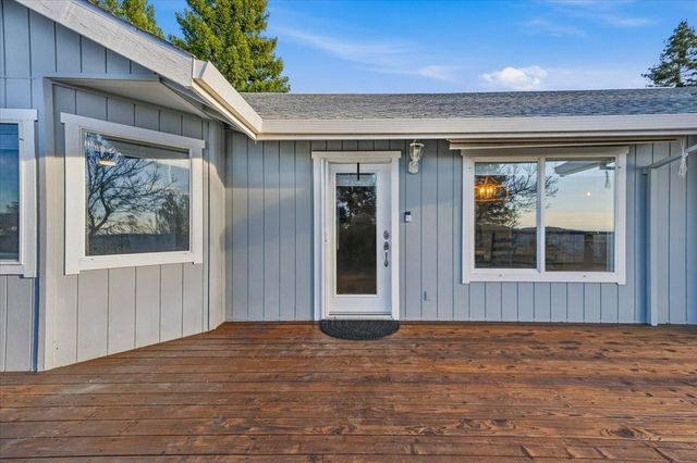 16380 Thornberry Way, Grass Valley, CA 95949