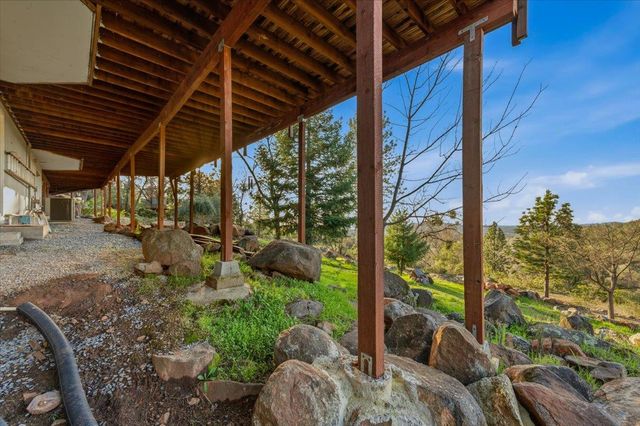 16380 Thornberry Way, Grass Valley, CA 95949
