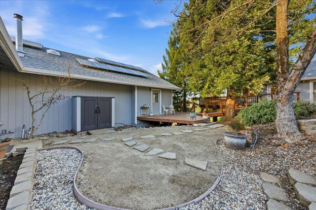 16380 Thornberry Way, Grass Valley, CA 95949