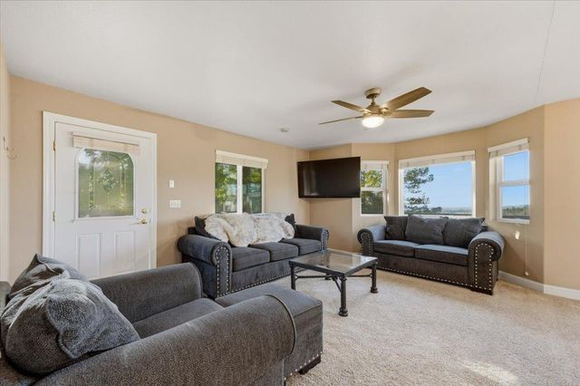 16380 Thornberry Way, Grass Valley, CA 95949