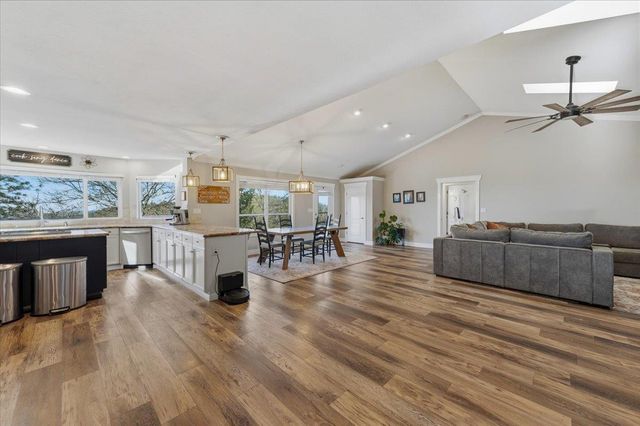 16380 Thornberry Way, Grass Valley, CA 95949