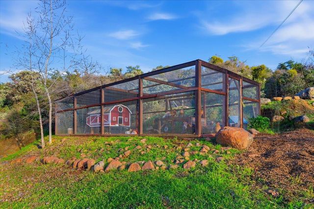 16380 Thornberry Way, Grass Valley, CA 95949