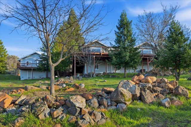 16380 Thornberry Way, Grass Valley, CA 95949