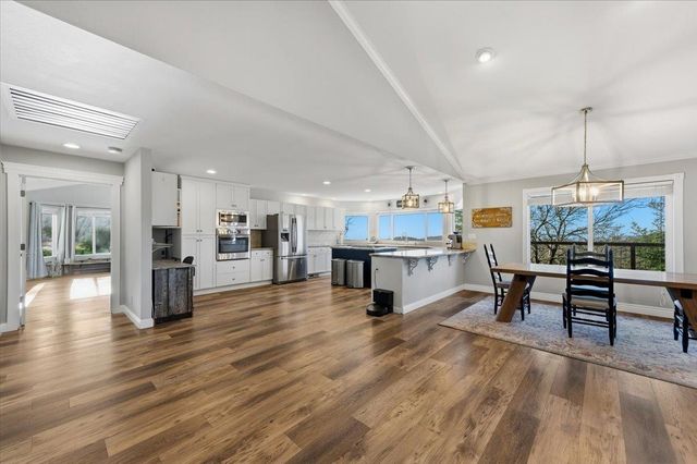 16380 Thornberry Way, Grass Valley, CA 95949