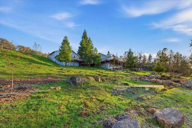 16380 Thornberry Way, Grass Valley, CA 95949