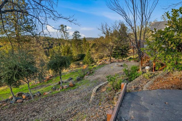 16380 Thornberry Way, Grass Valley, CA 95949