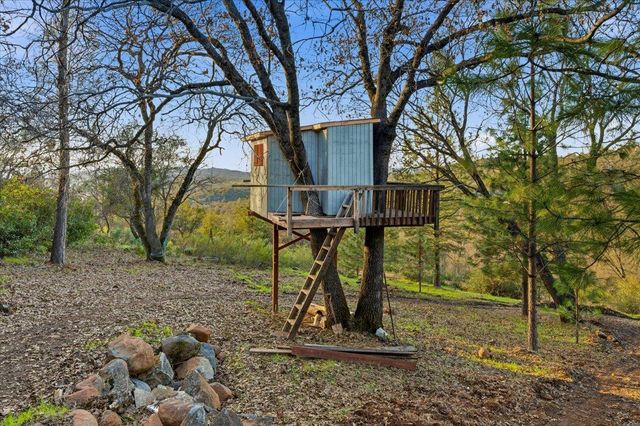 16380 Thornberry Way, Grass Valley, CA 95949