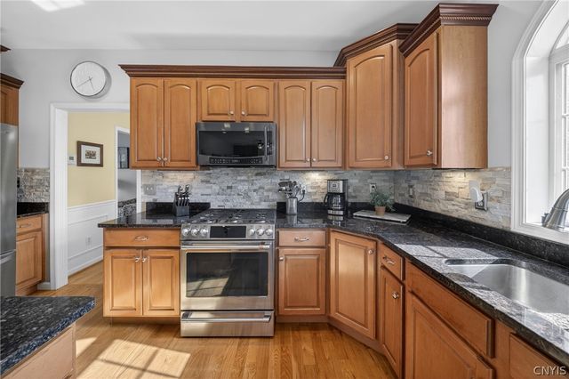8322 Nates Ln, Cicero, NY 13039