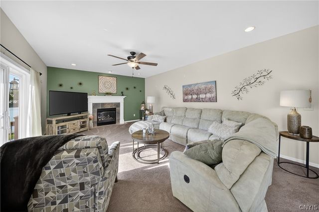 8322 Nates Ln, Cicero, NY 13039