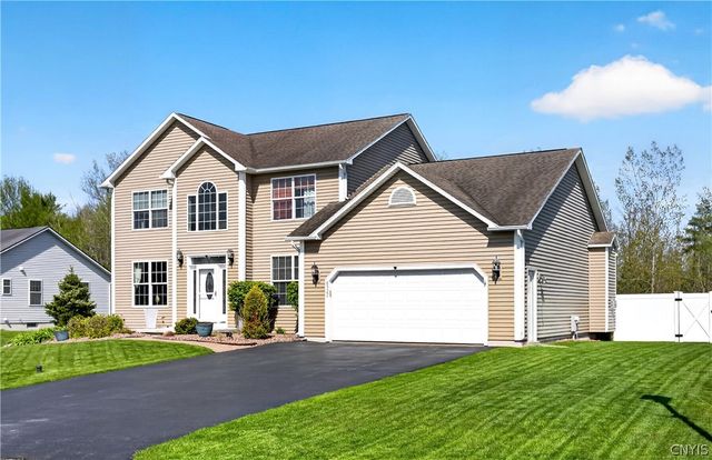 8322 Nates Ln, Cicero, NY 13039