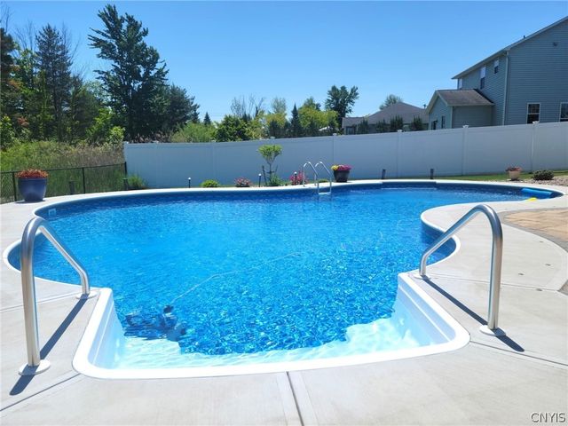 8322 Nates Ln, Cicero, NY 13039