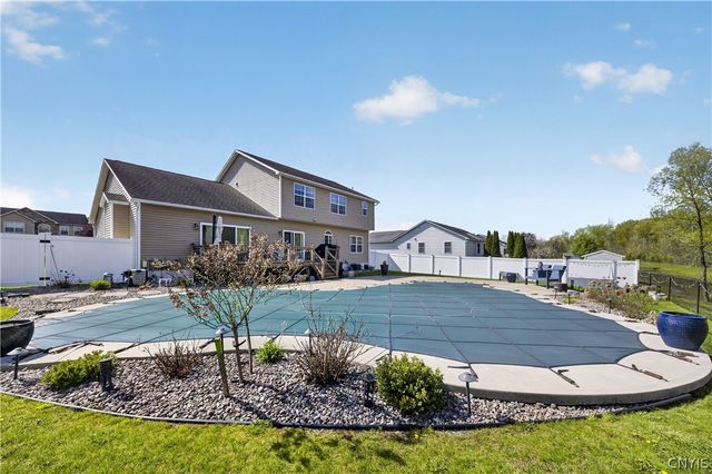 8322 Nates Ln, Cicero, NY 13039