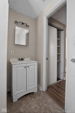 5884 E 42nd Street, Indianapolis, IN 46226