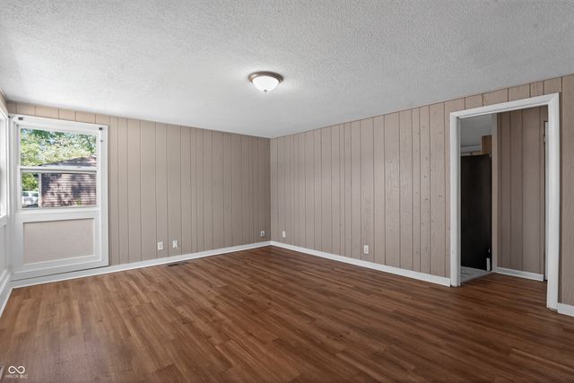 5884 E 42nd Street, Indianapolis, IN 46226