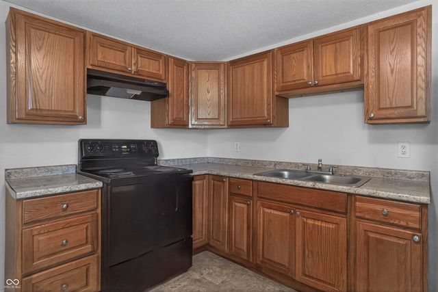 5884 E 42nd Street, Indianapolis, IN 46226