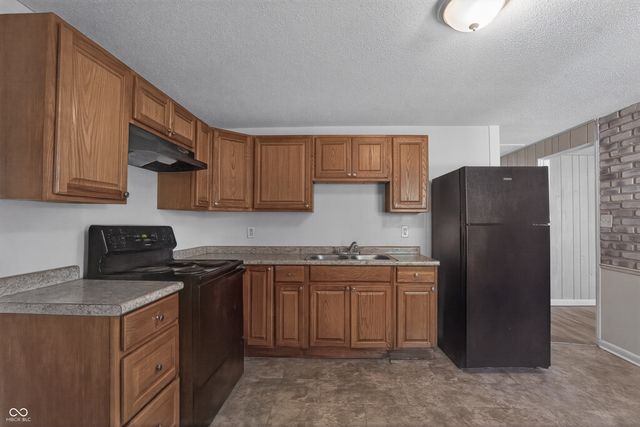 5884 E 42nd Street, Indianapolis, IN 46226