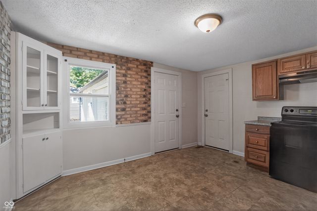5884 E 42nd Street, Indianapolis, IN 46226
