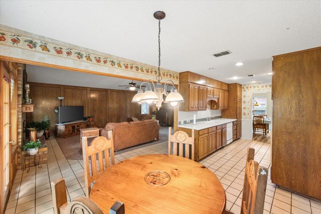 1018 Auburn Drive, Arlington, TX 76012