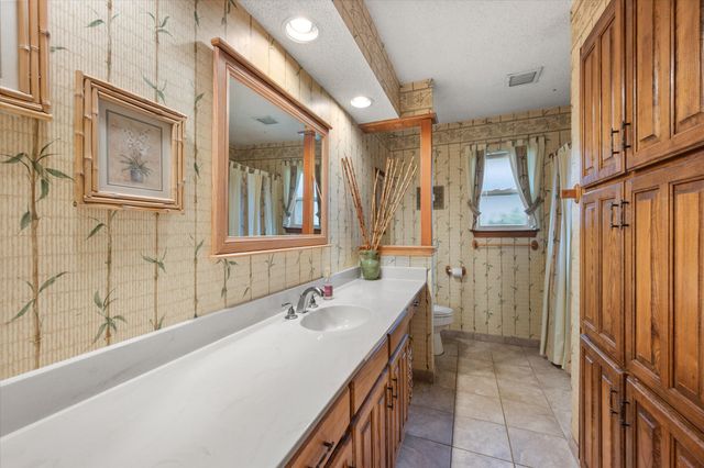 1018 Auburn Drive, Arlington, TX 76012