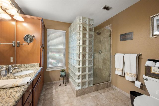 1018 Auburn Drive, Arlington, TX 76012