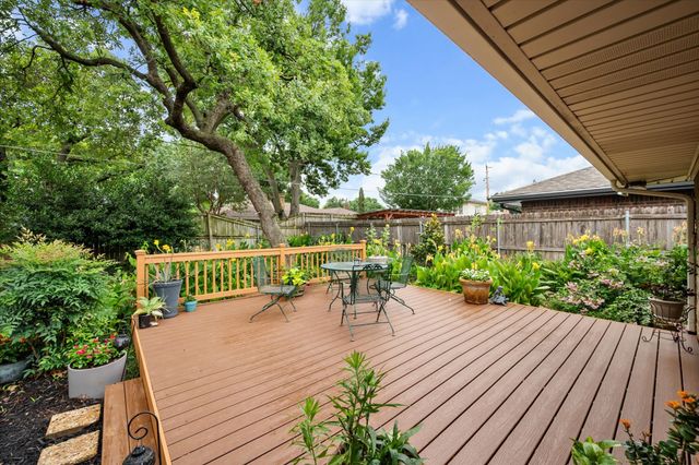 1018 Auburn Drive, Arlington, TX 76012